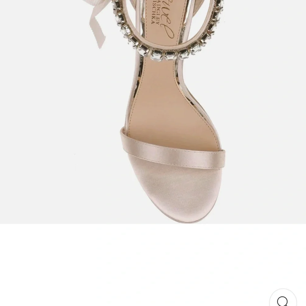 Jayne Jewel by Badgley Mischka Shoes - Champagne Satin 7.5 - Picture 2 of 5